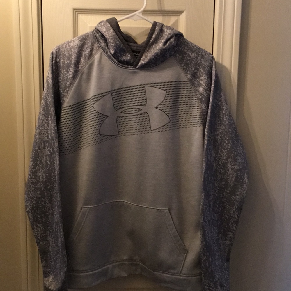 Youth boys Under Armour hoodie size YXL.